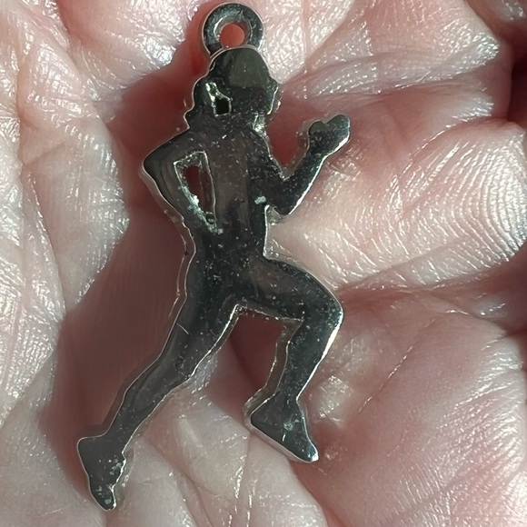 Runner Charm - Picture 5 of 8